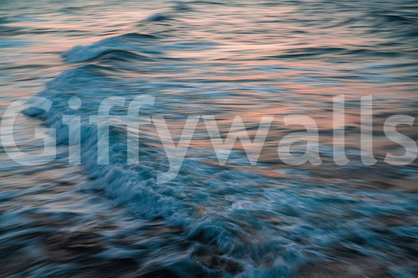 A detail of the brushstrokes and tones in the design.