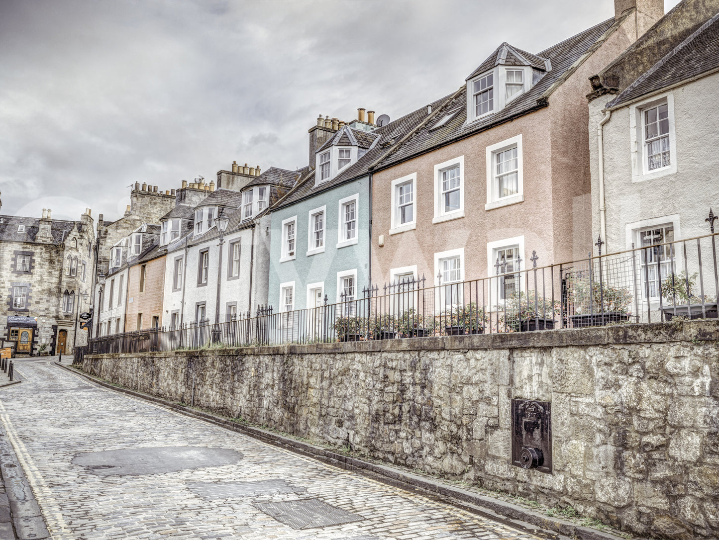 Wallpaper for walls with timeless appeal