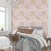 Soft retro-style wallpaper with blooming florals

