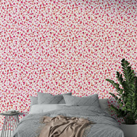 Classic heart design wallpaper in red and pink hues

