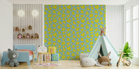 Summer-inspired daisy wallpaper for living rooms

