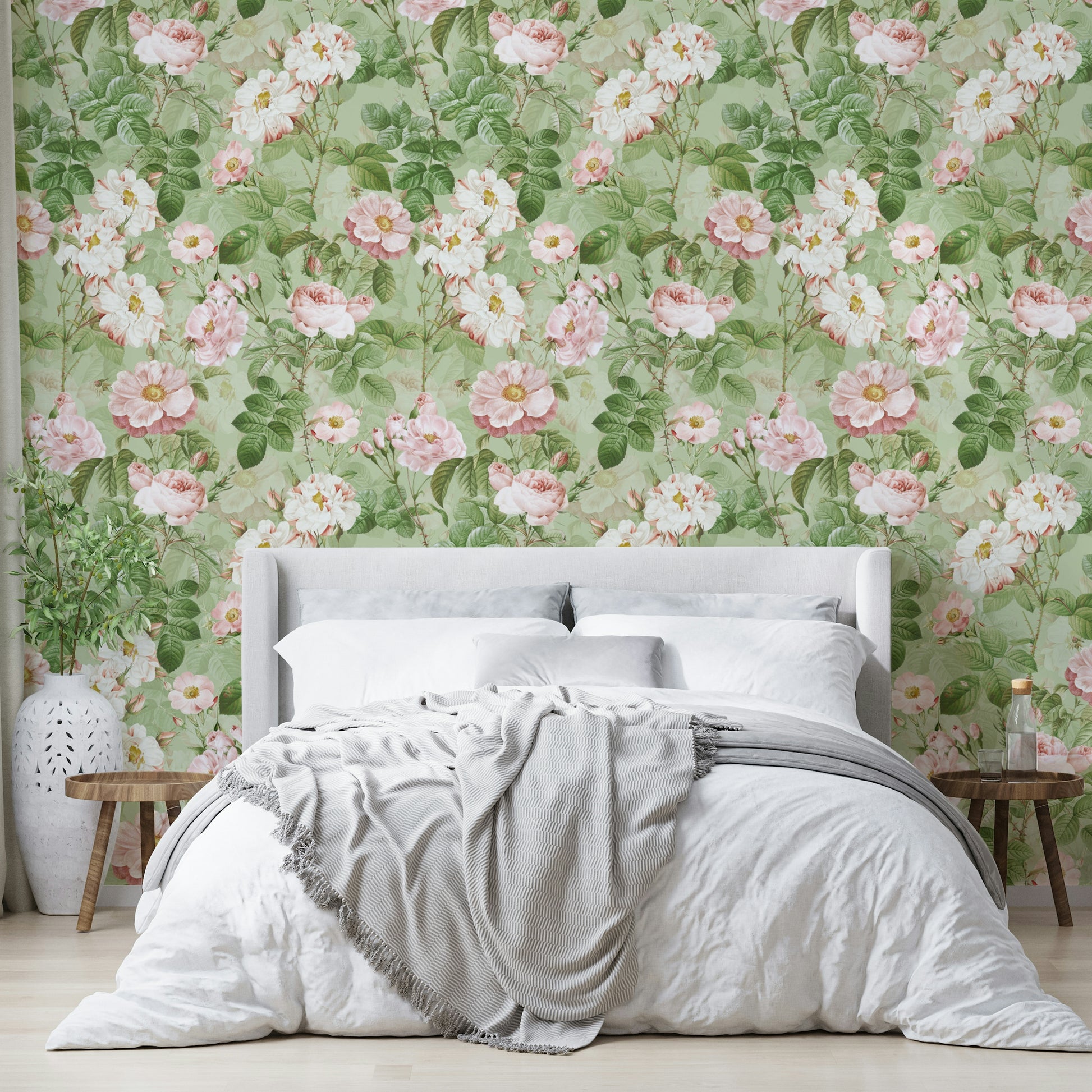 Vintage-inspired rose wallpaper design

