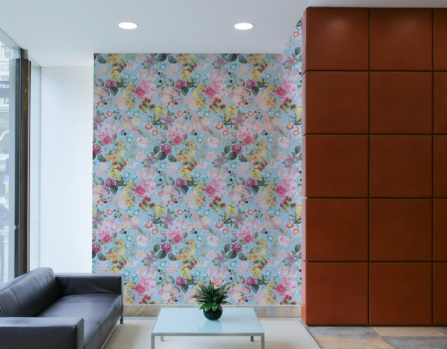 Floral wallpaper with soft rose patterns

