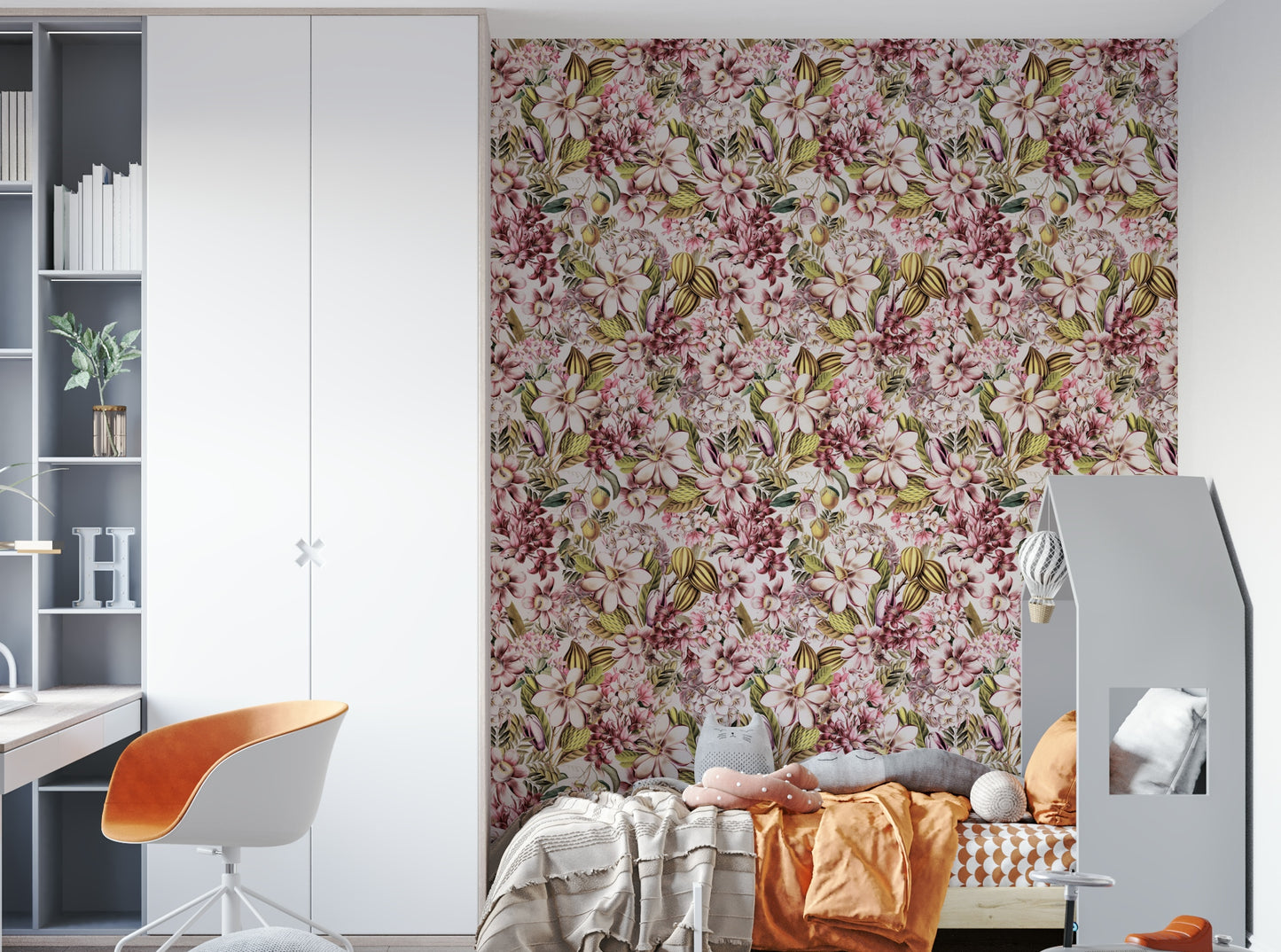 Vintage Botanical Garden Wallpaper featuring detailed floral illustrations.

