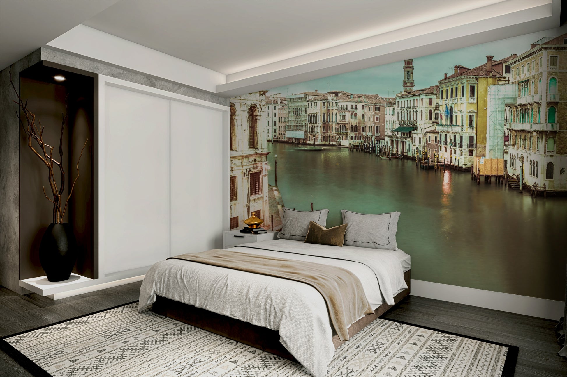 Serene view of the Grand Canal captured in mural wallpaper.

