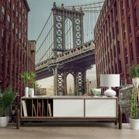 High-resolution image of the Manhattan Bridge and DUMBO.

