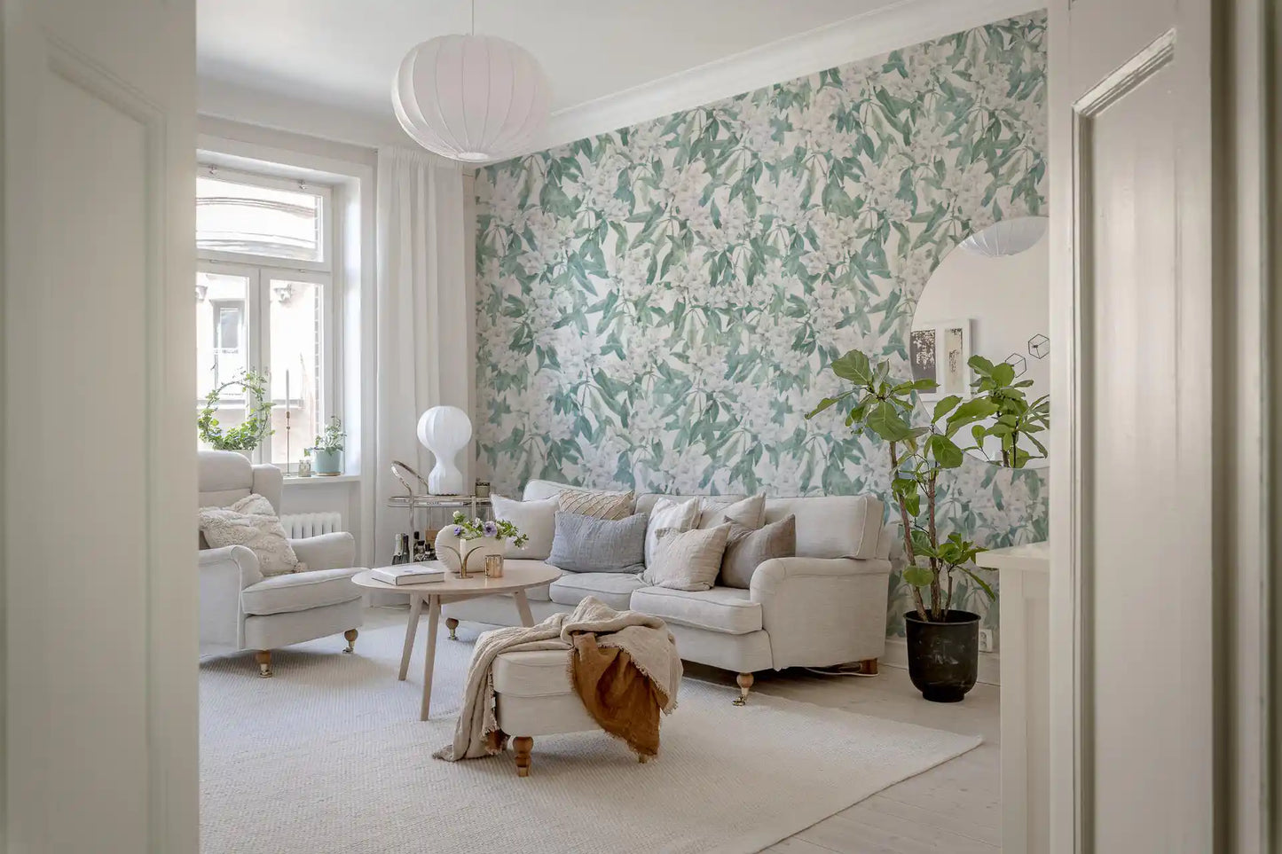 Minimalist Garden Leaf Trail Wallpaper⁠
