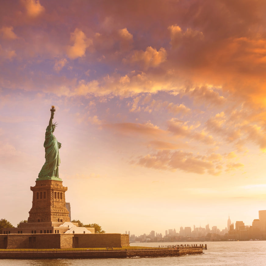 Statue of Liberty New York Manhattan USA Wallpaper in your room — zoomed