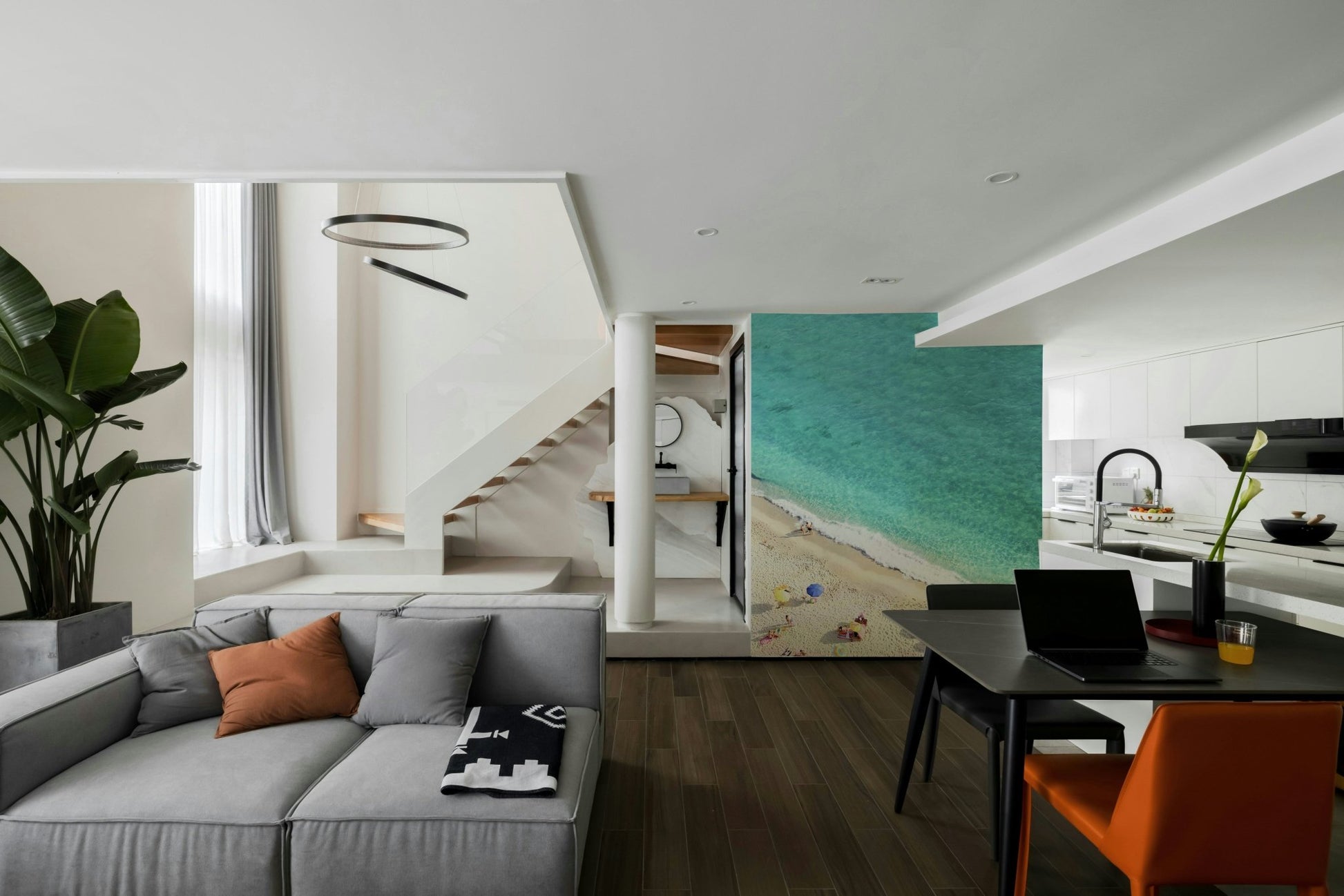 blue ocean water and clear sky

