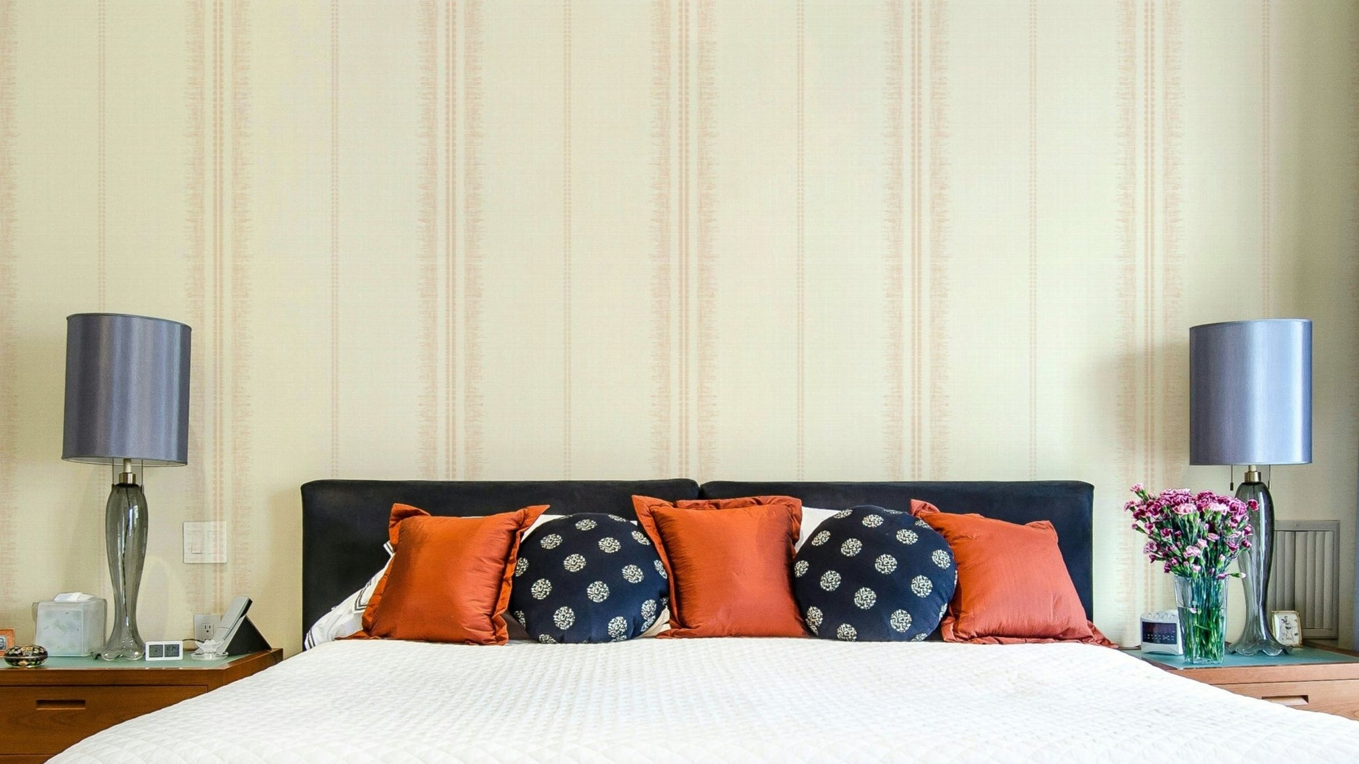 Boho stripes linen-satin wallpaper
