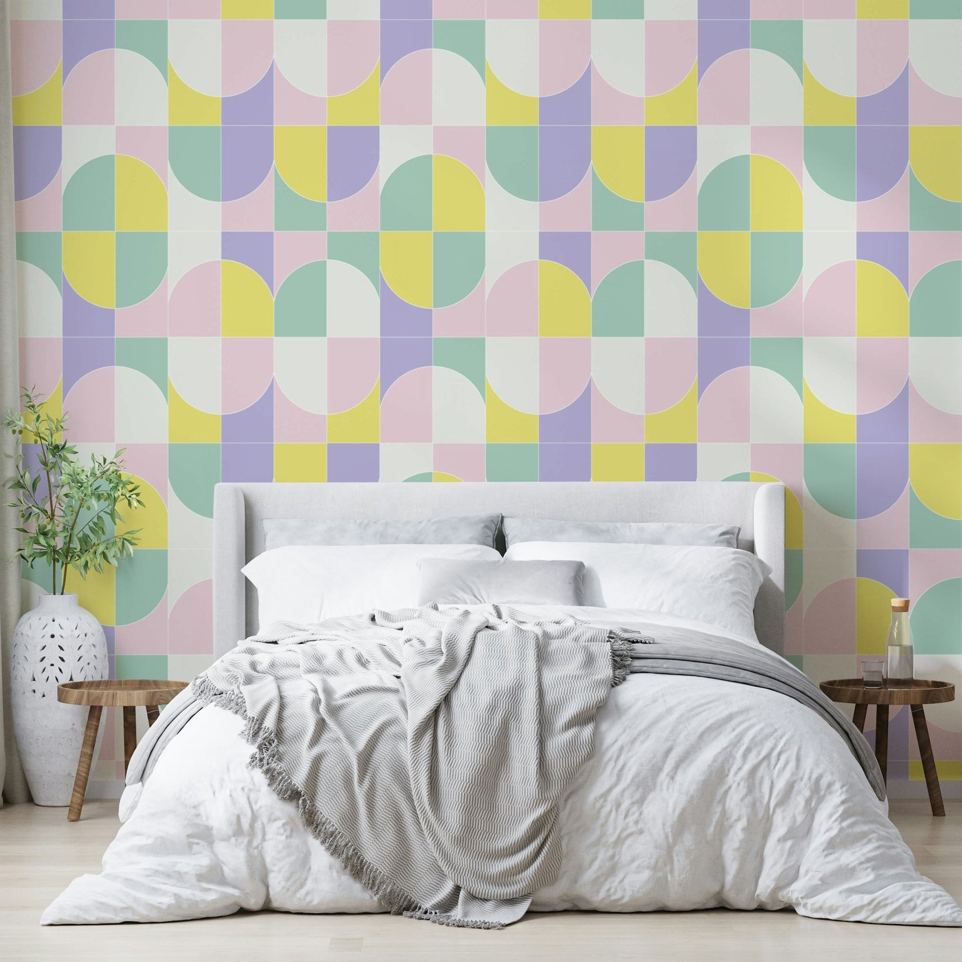 Clean lines and defined shapes in the wallpaper.

