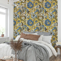 The composition is a repeating pattern.

