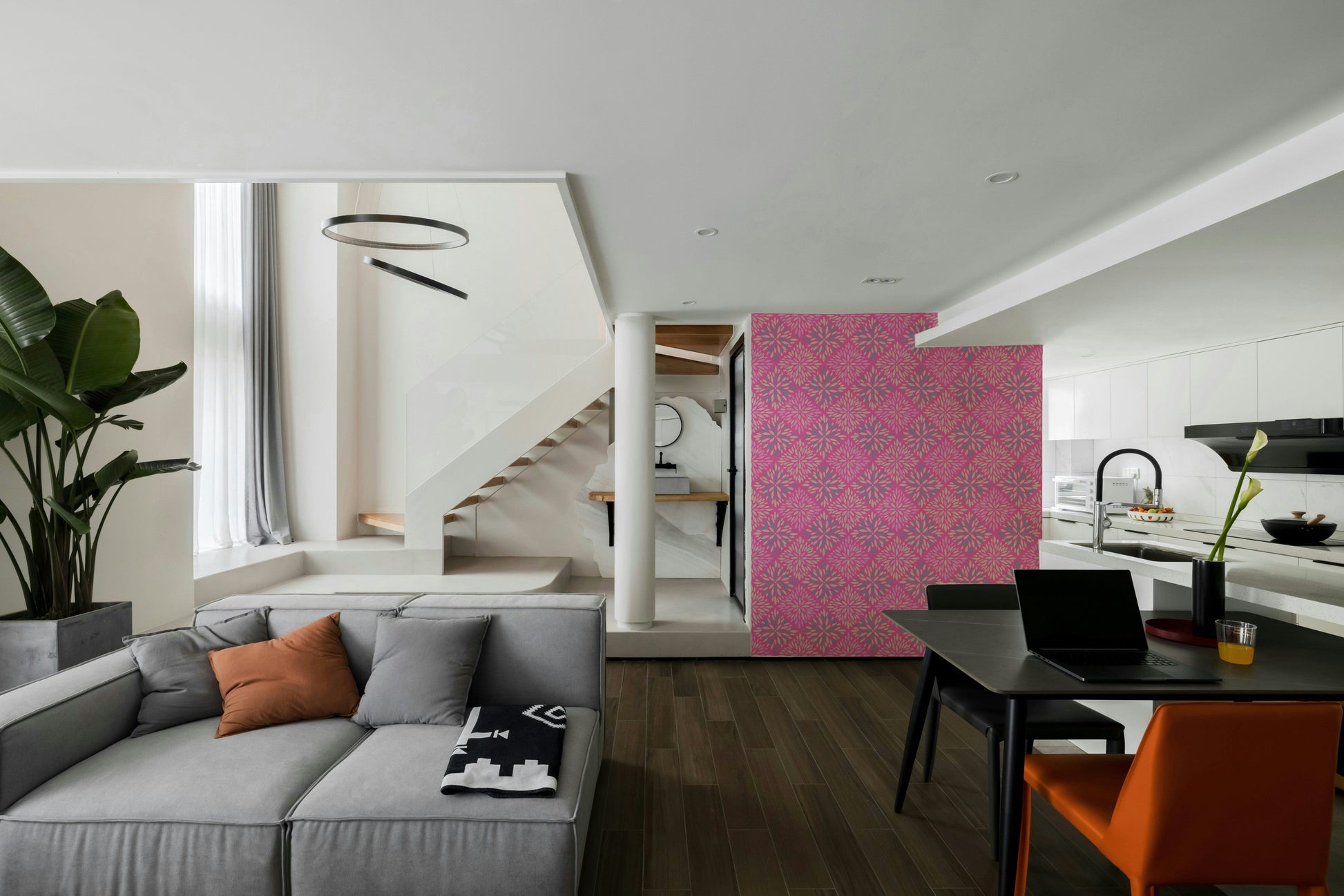 Dahlia Diamonds hot pink wallpaper