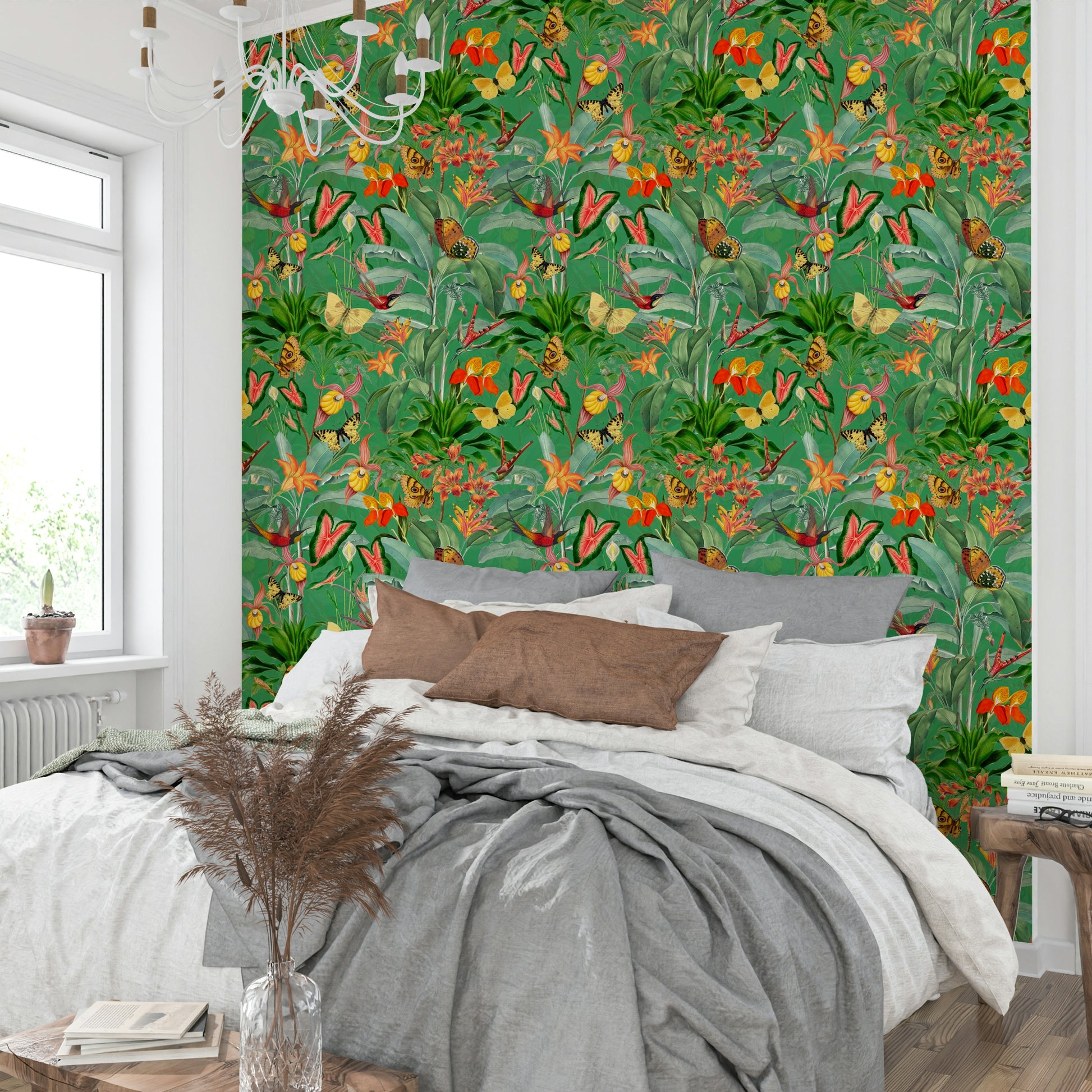 Lively emerald green and tropical botanicals in wallpaper design

