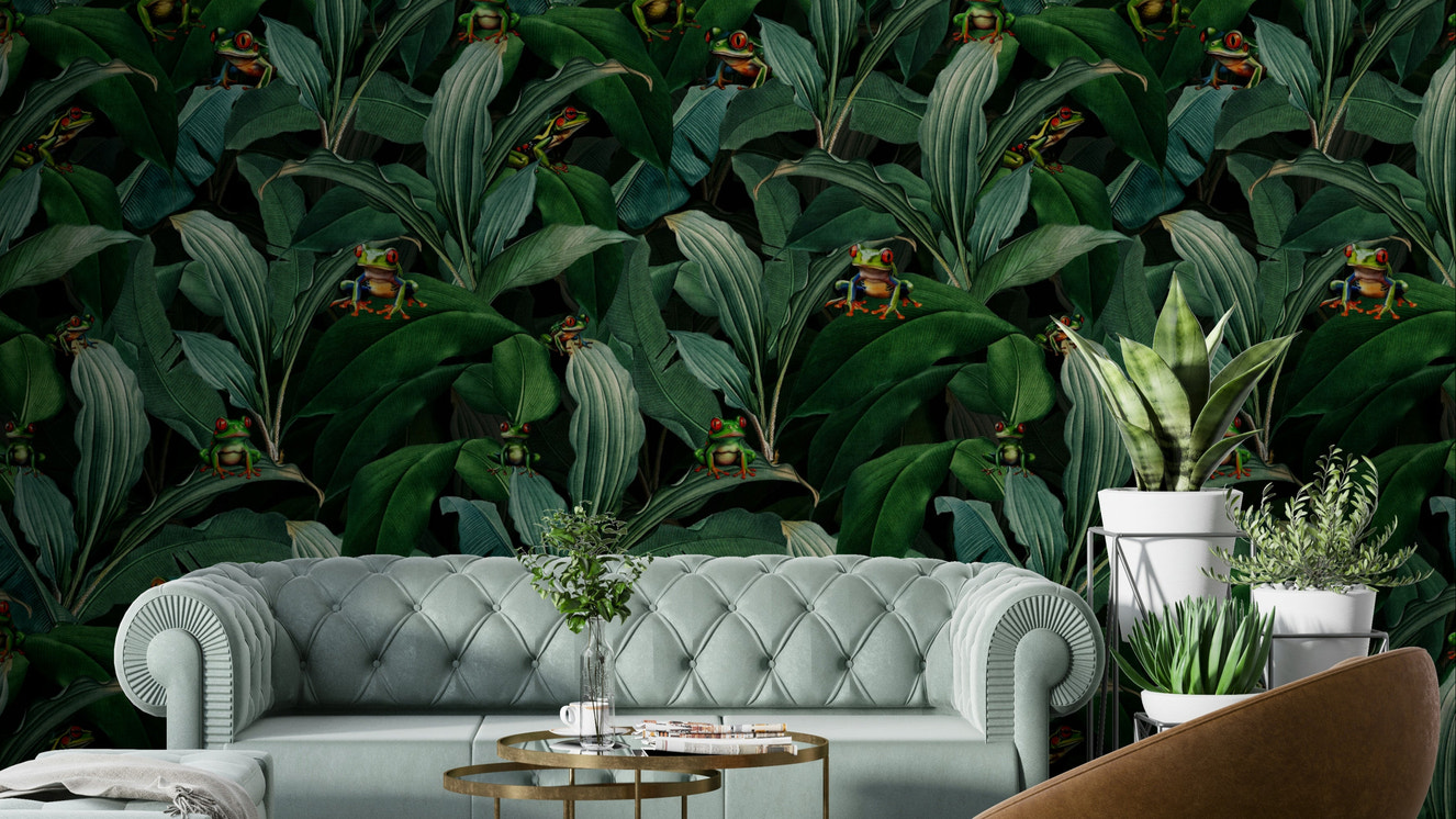 Emerald-eyed jungle animals in wallpaper for bold room decor

