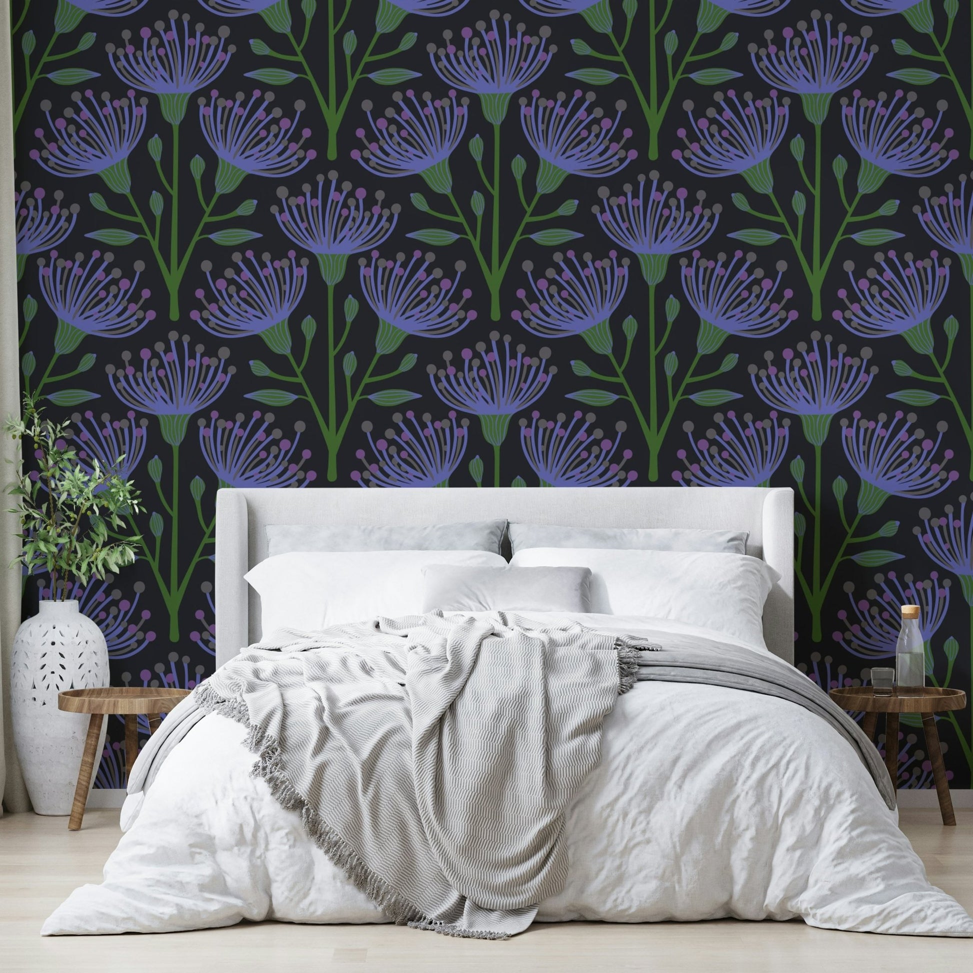 Floral pattern with contrast wallpaper
