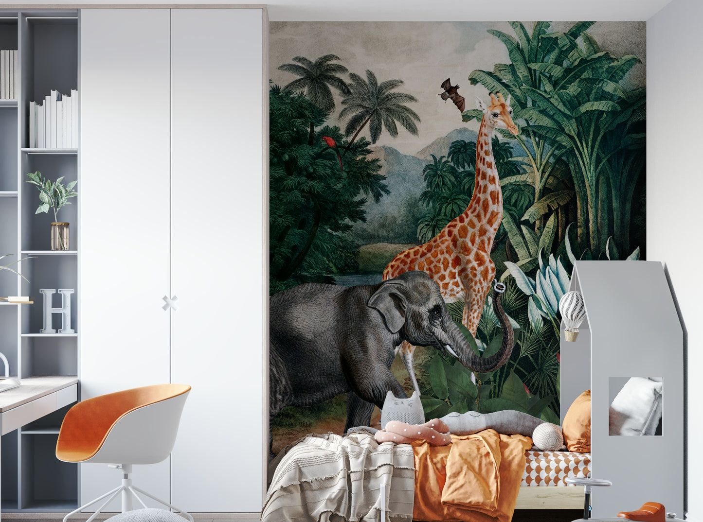 Hand-drawn wildlife mural

