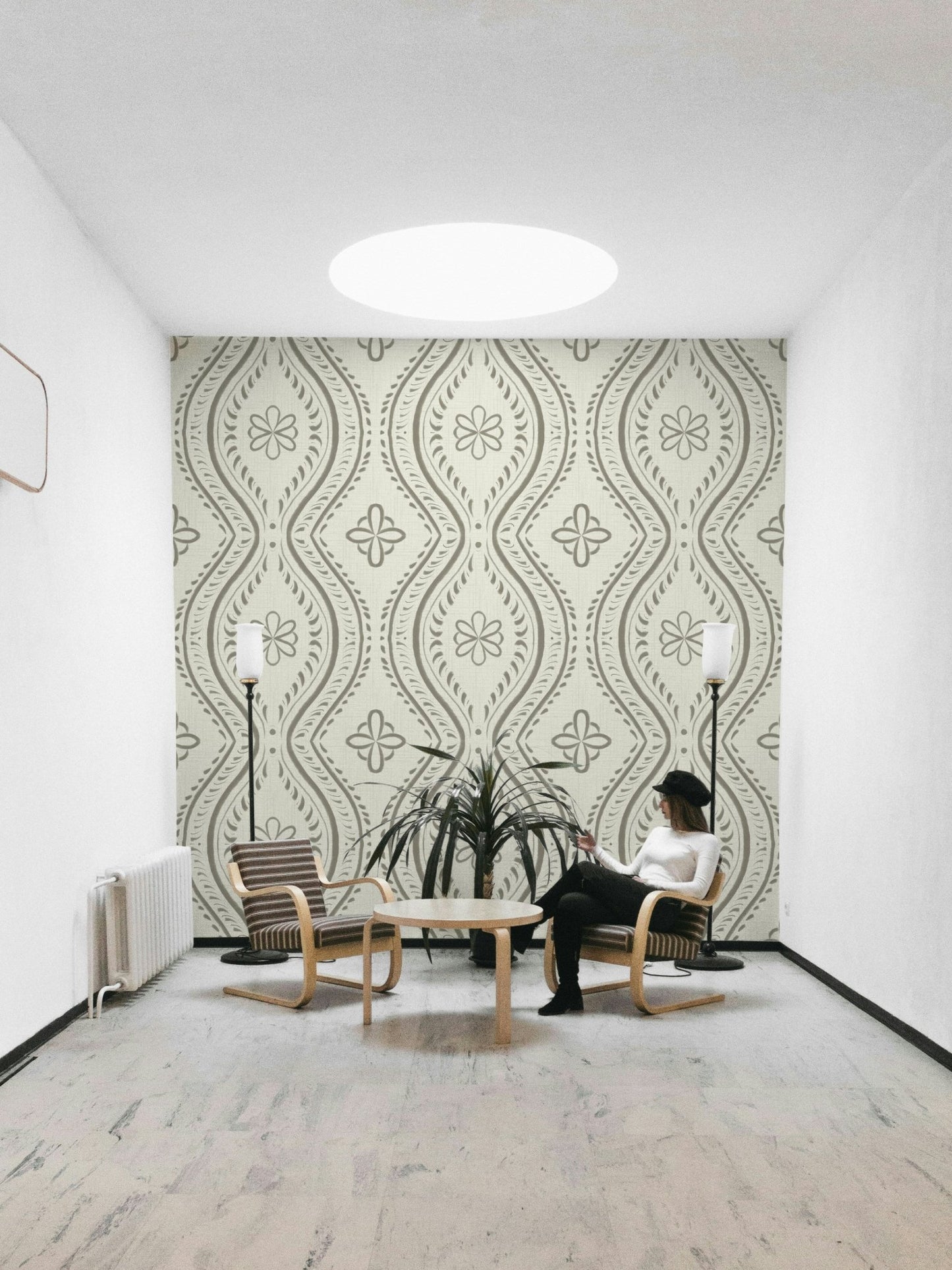 Gentle wallpaper with aged ogee detail

