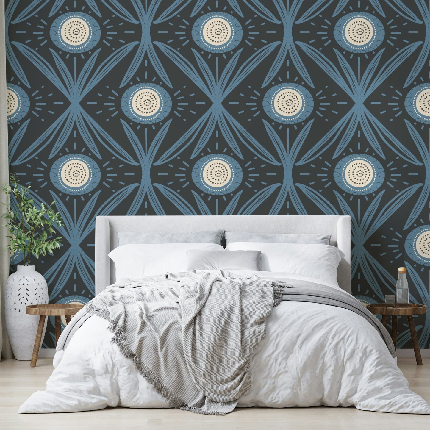 Mural wallpaper with vintage floral charm
