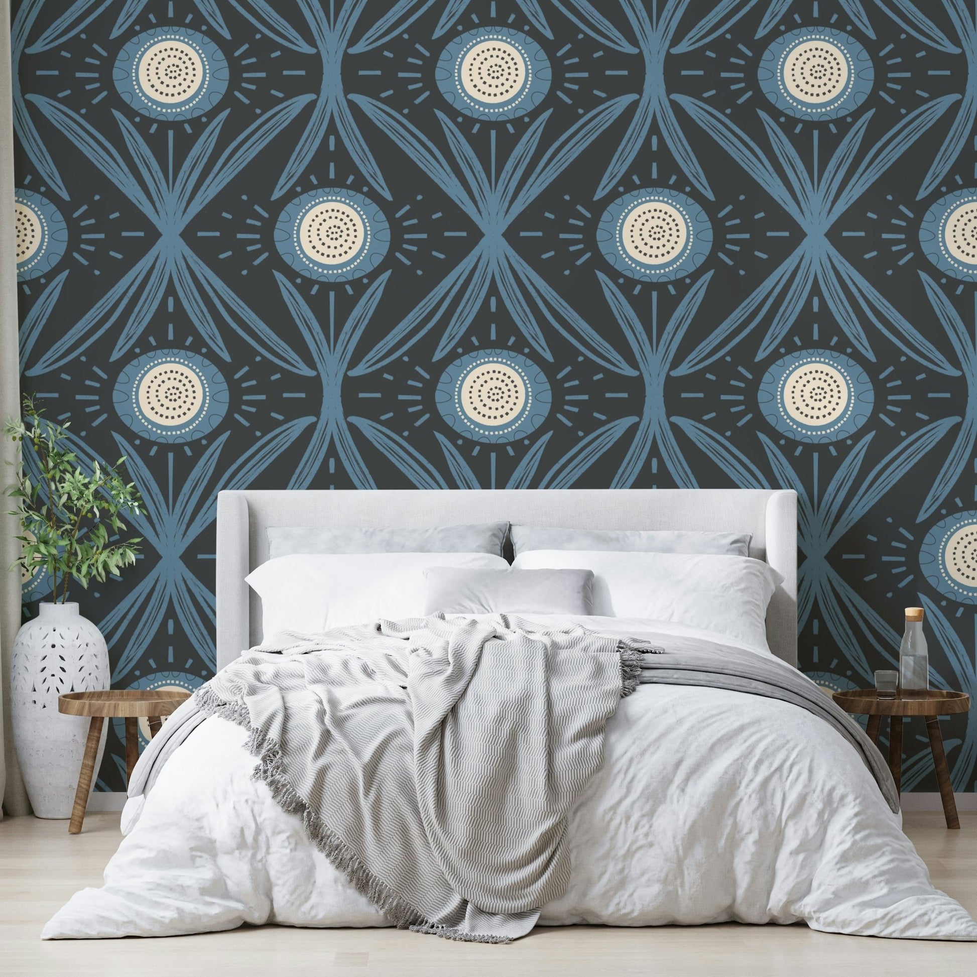 Mural wallpaper with vintage floral charm
