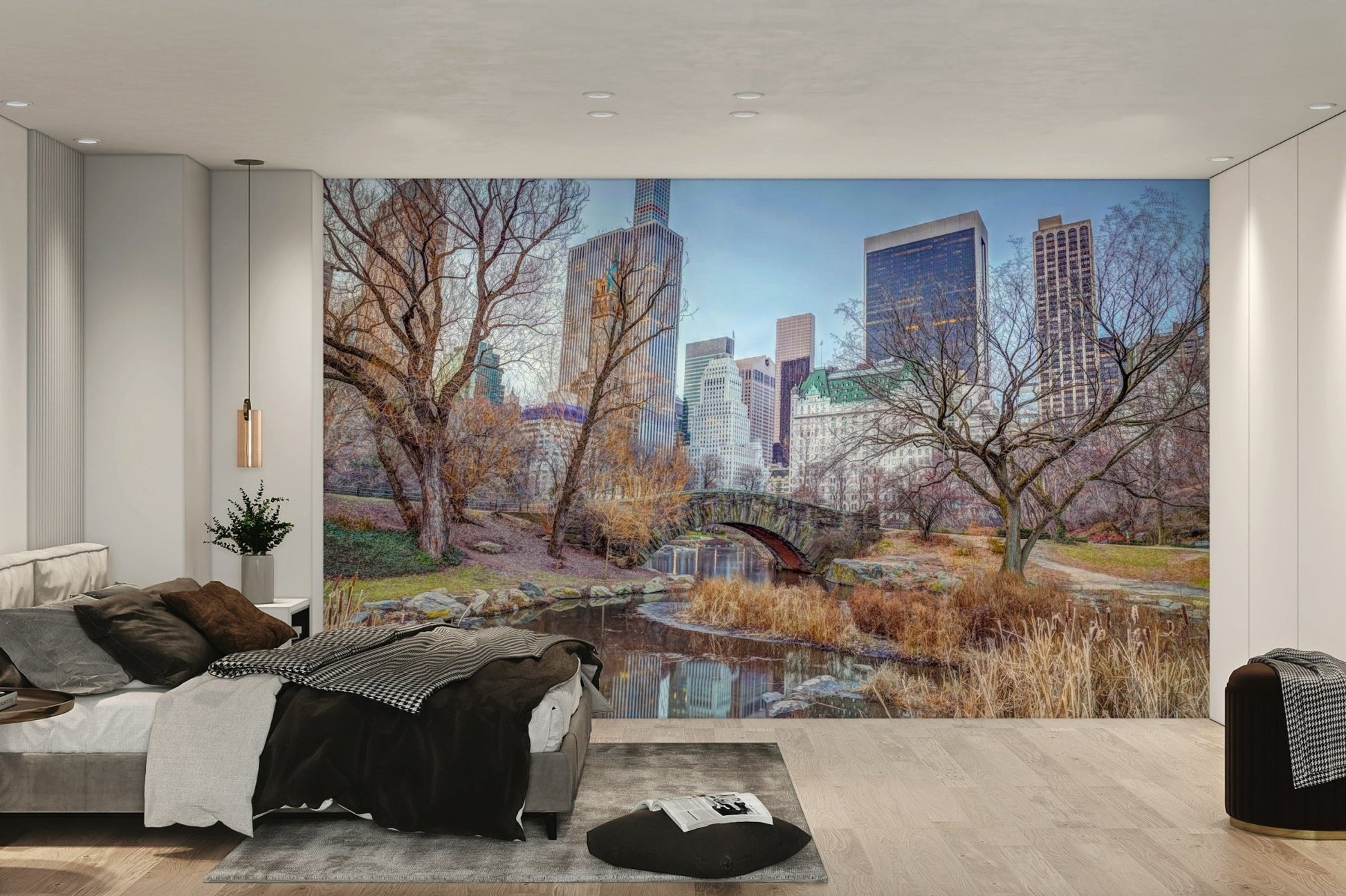 Gapstow Bridge over calm waters
