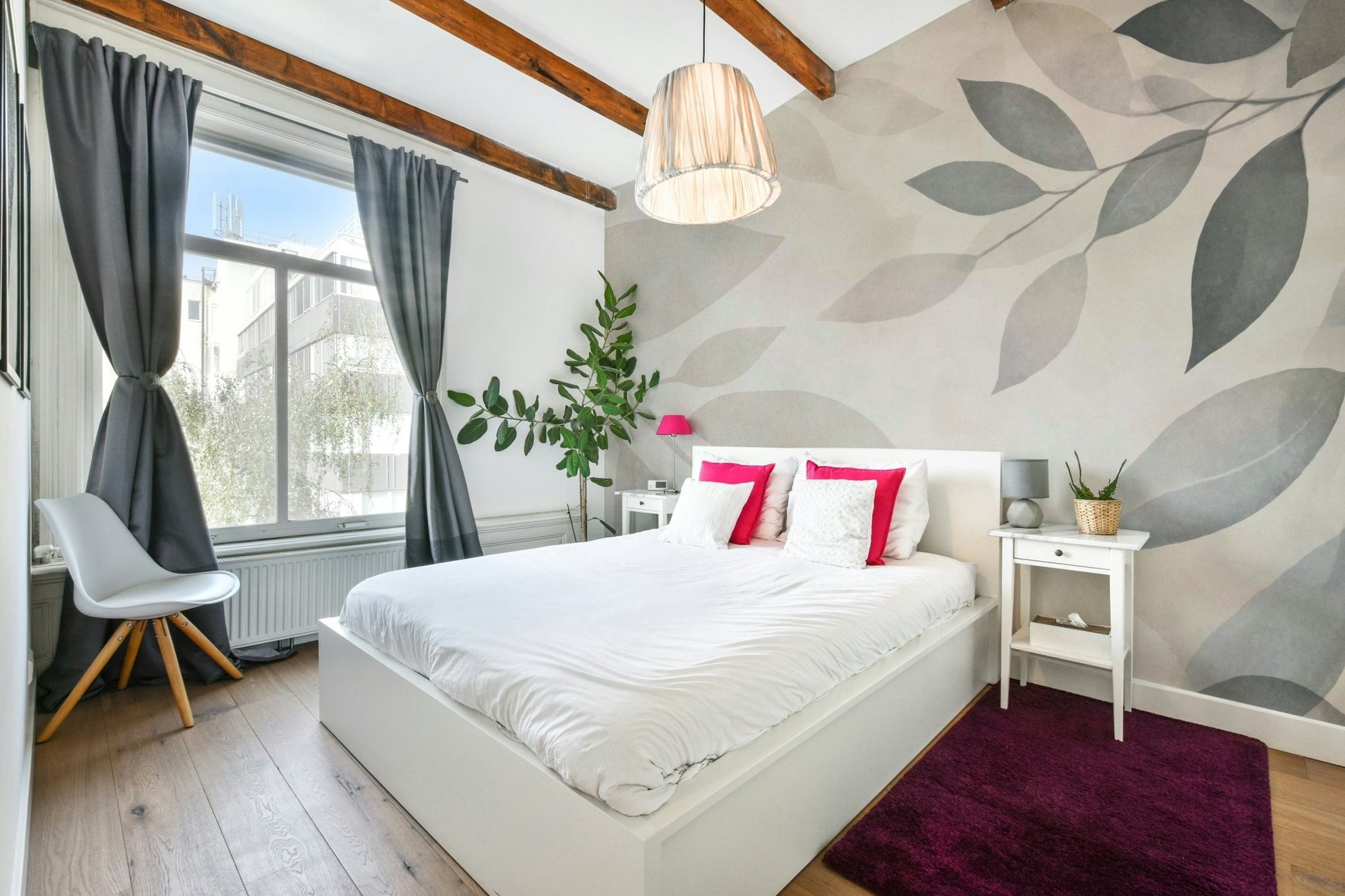 Full view of gentle leaf mural wallpaper

