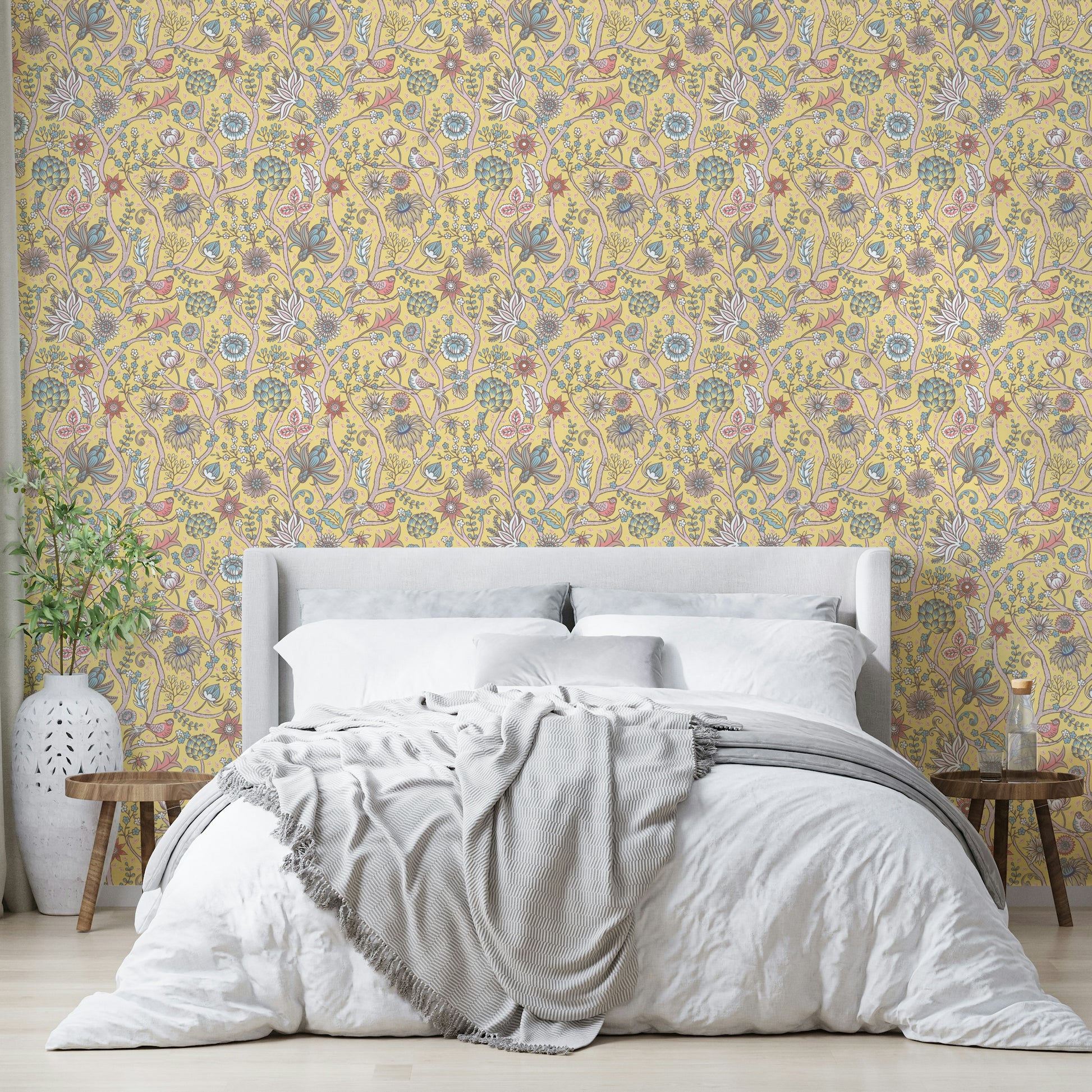 Nature-inspired wallpaper in yellow and green

