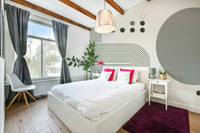 Modern-retro wall art in curved grey graphics

