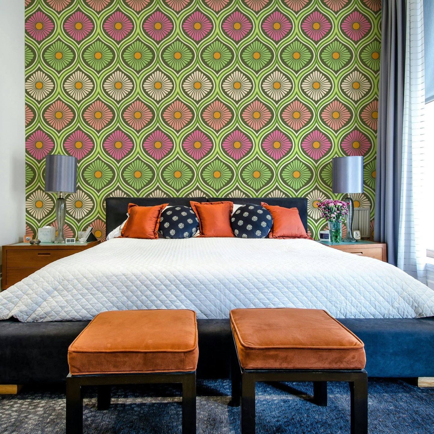 A cheerful and vibrant retro wallpaper pattern.
