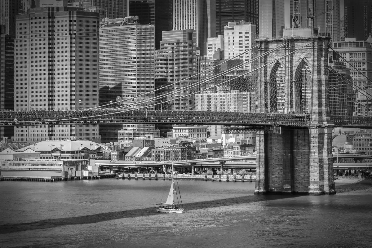NEW YORK CITY Brooklyn Bridge & Manhattan Skyline Wall Mural in your room — zoomed