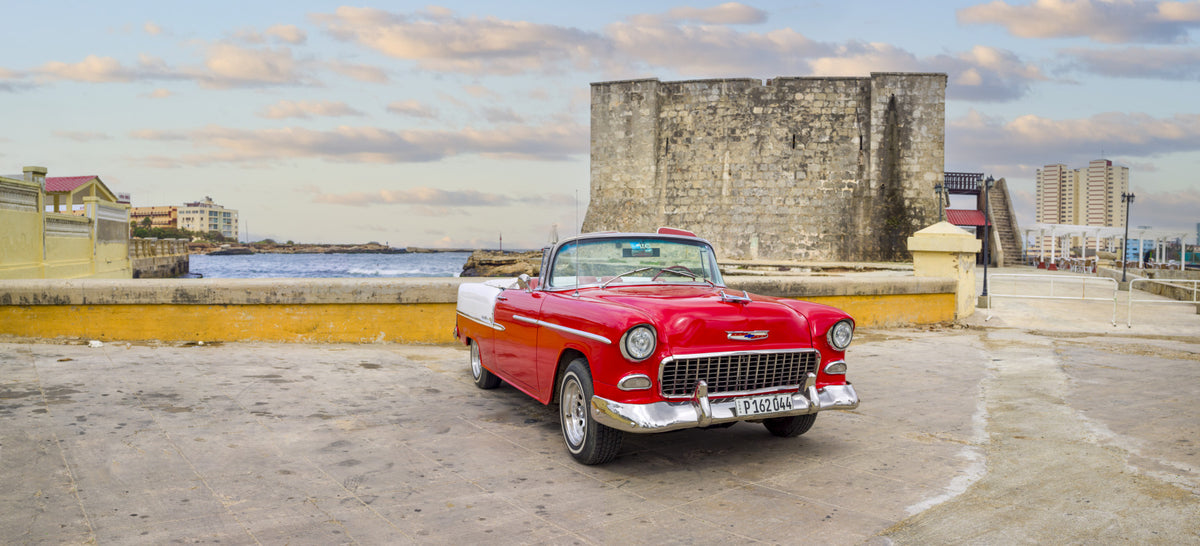 Havana's Retro Ride Wall Mural in your room