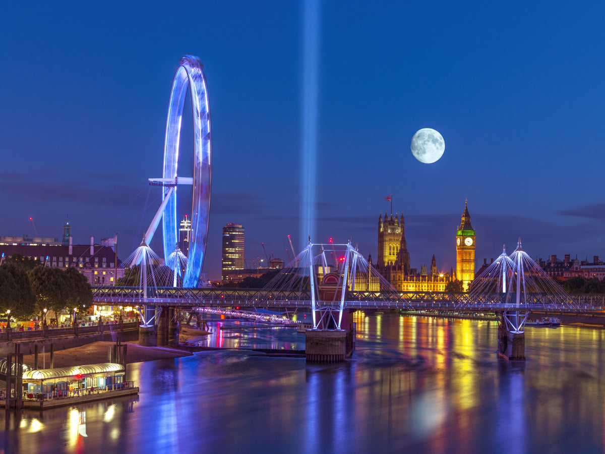Thames Twilight Wall Mural in your room — zoomed