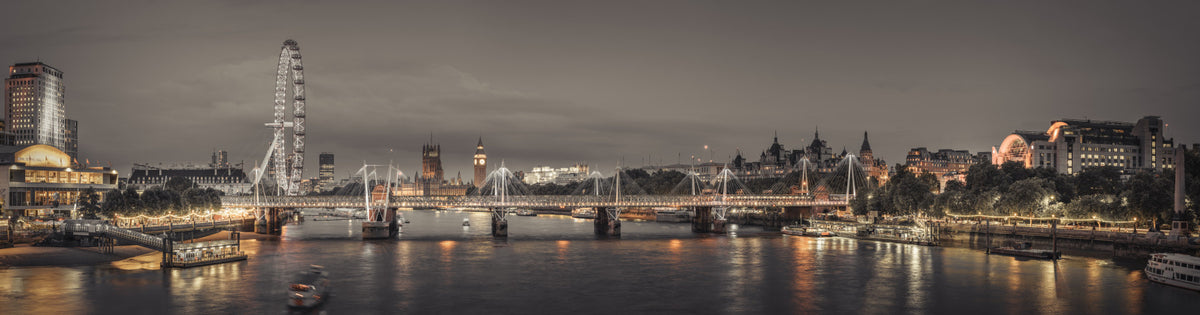 London's Nightfall Wall Mural in your room — zoomed