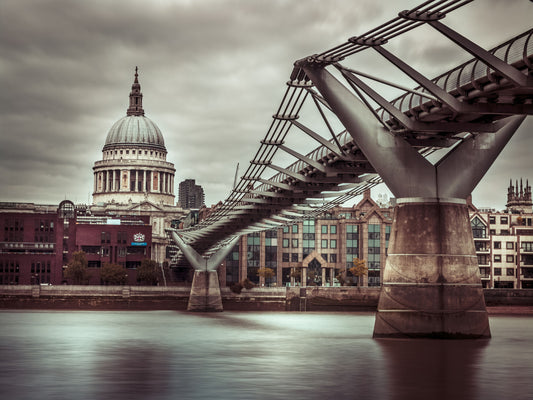 London Millennial Bridge Vista Wall Mural