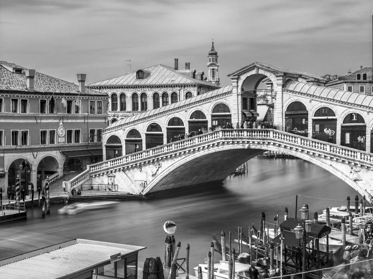 Venetian Bridge Serenity Wall Mural in your room