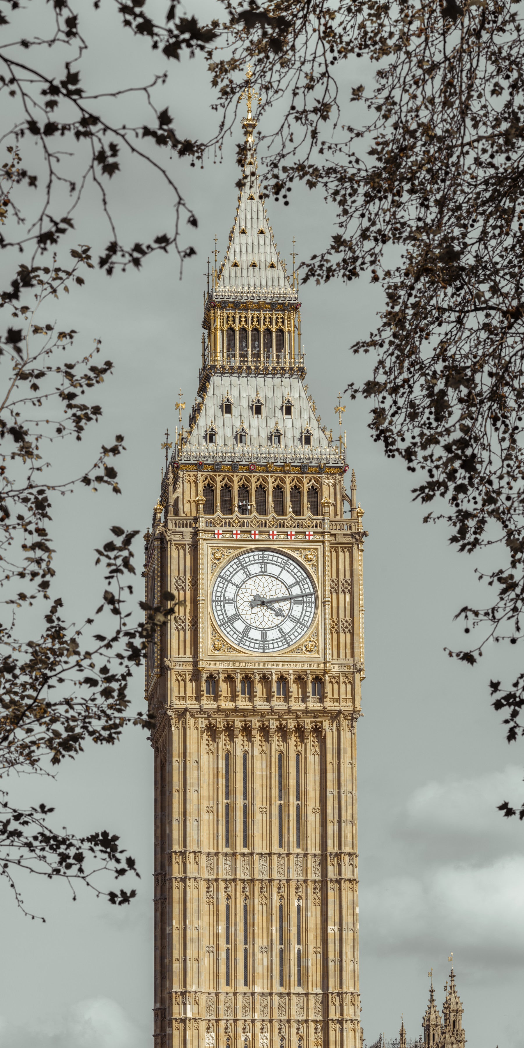 London skyline wall mural with illuminated city landmark