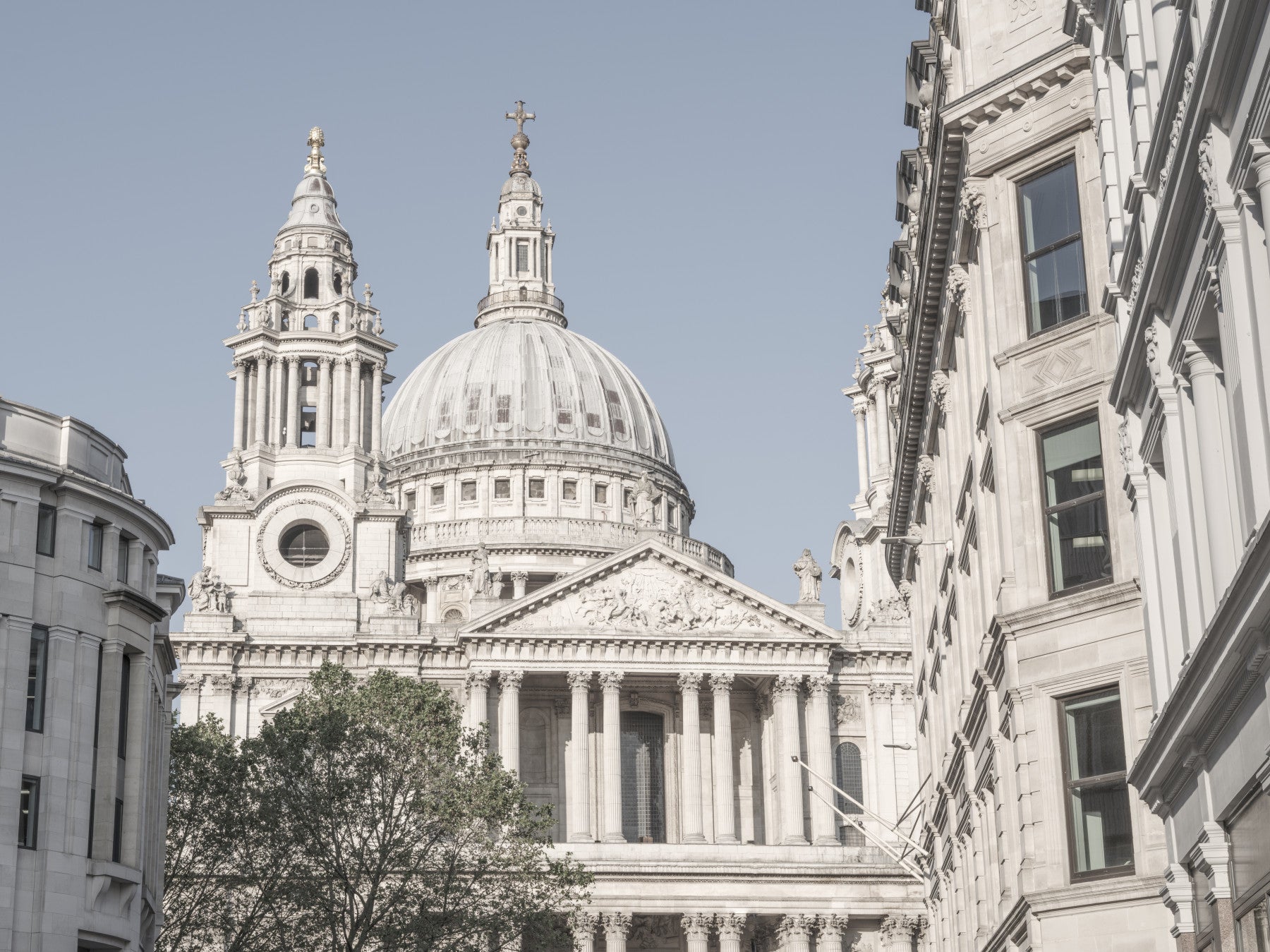 St Pauls London wall mural with grand dome and city skyline