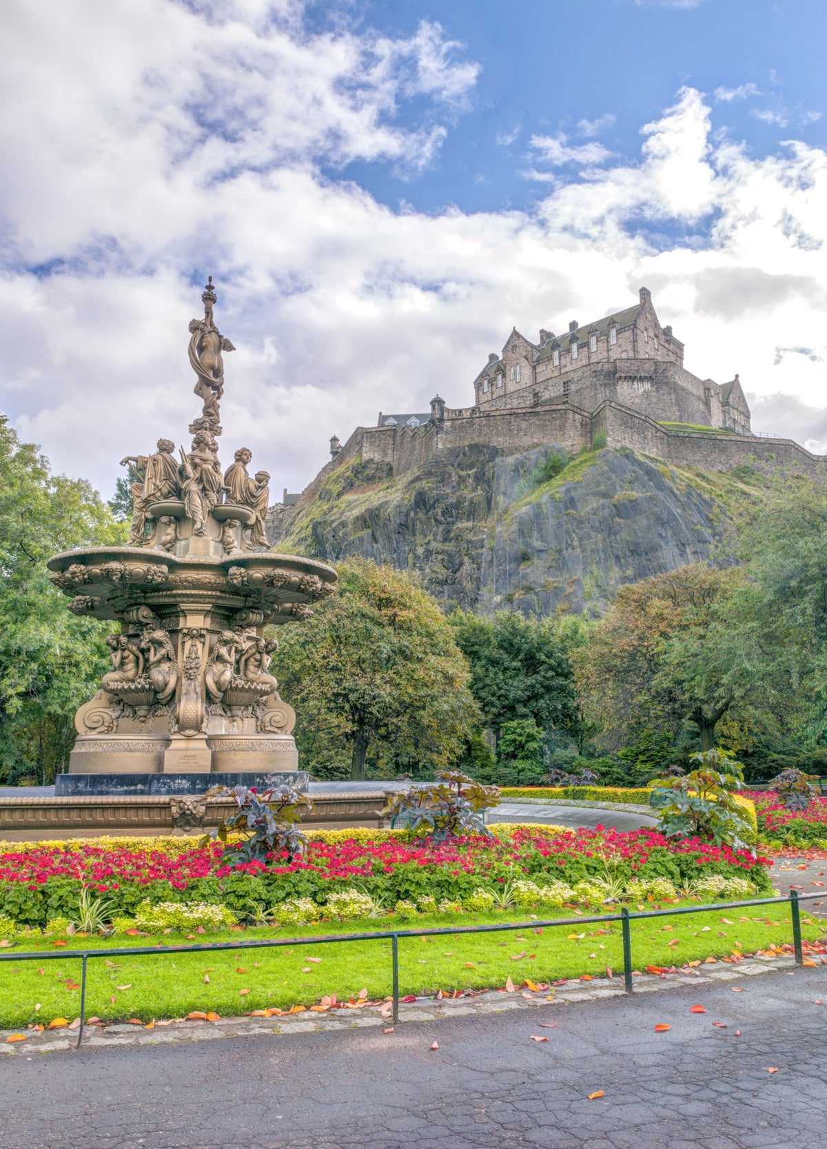 Majestic Edinburgh Castle and Ross Fountain Garden Wall Mural in your room — zoomed