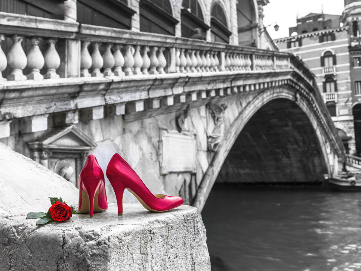 Red Stilettos and Rose on the Rialto Bridge Wall Mural in your room — zoomed