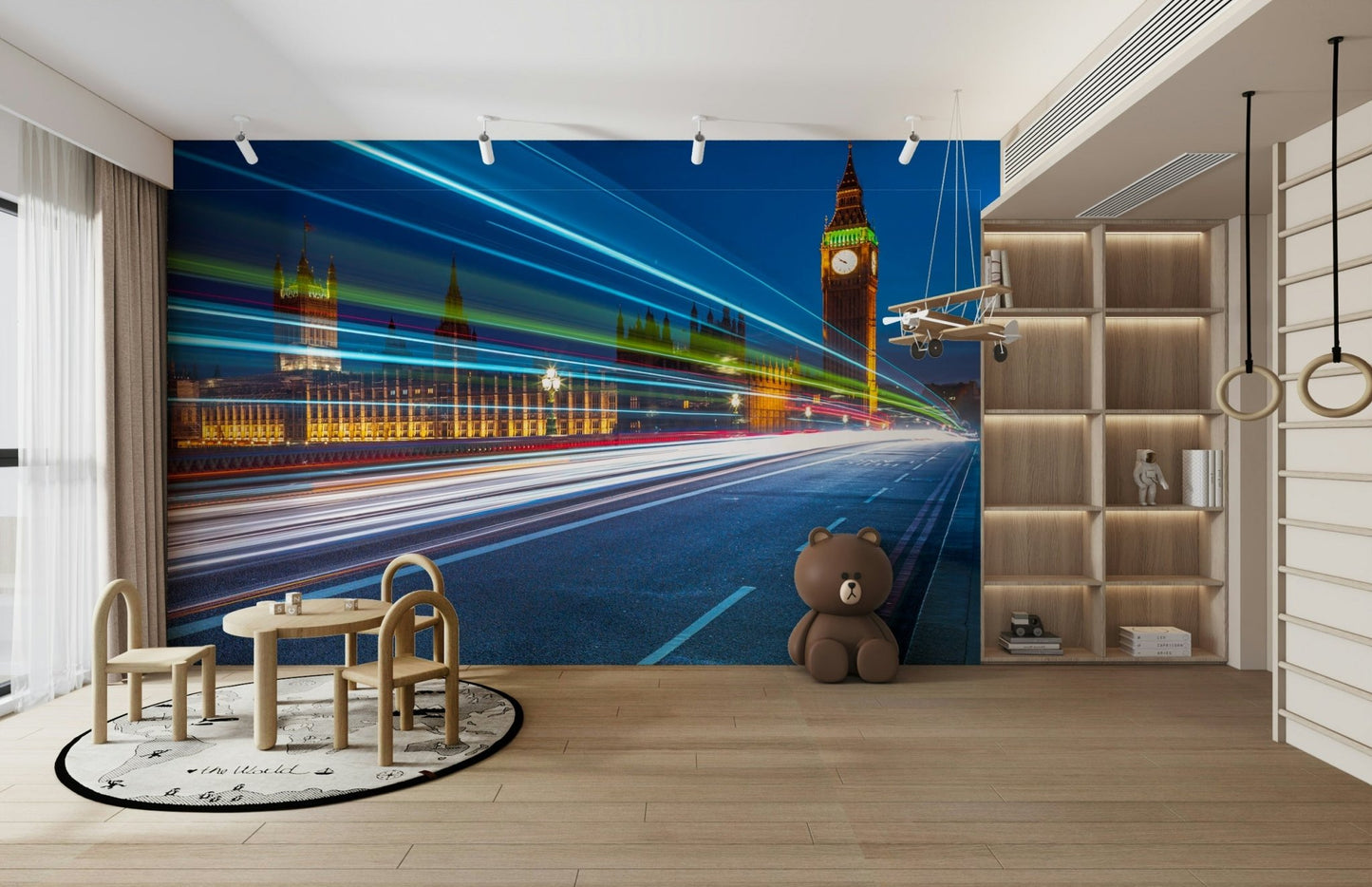 The style is energetic and feels very urban and luxurious.

