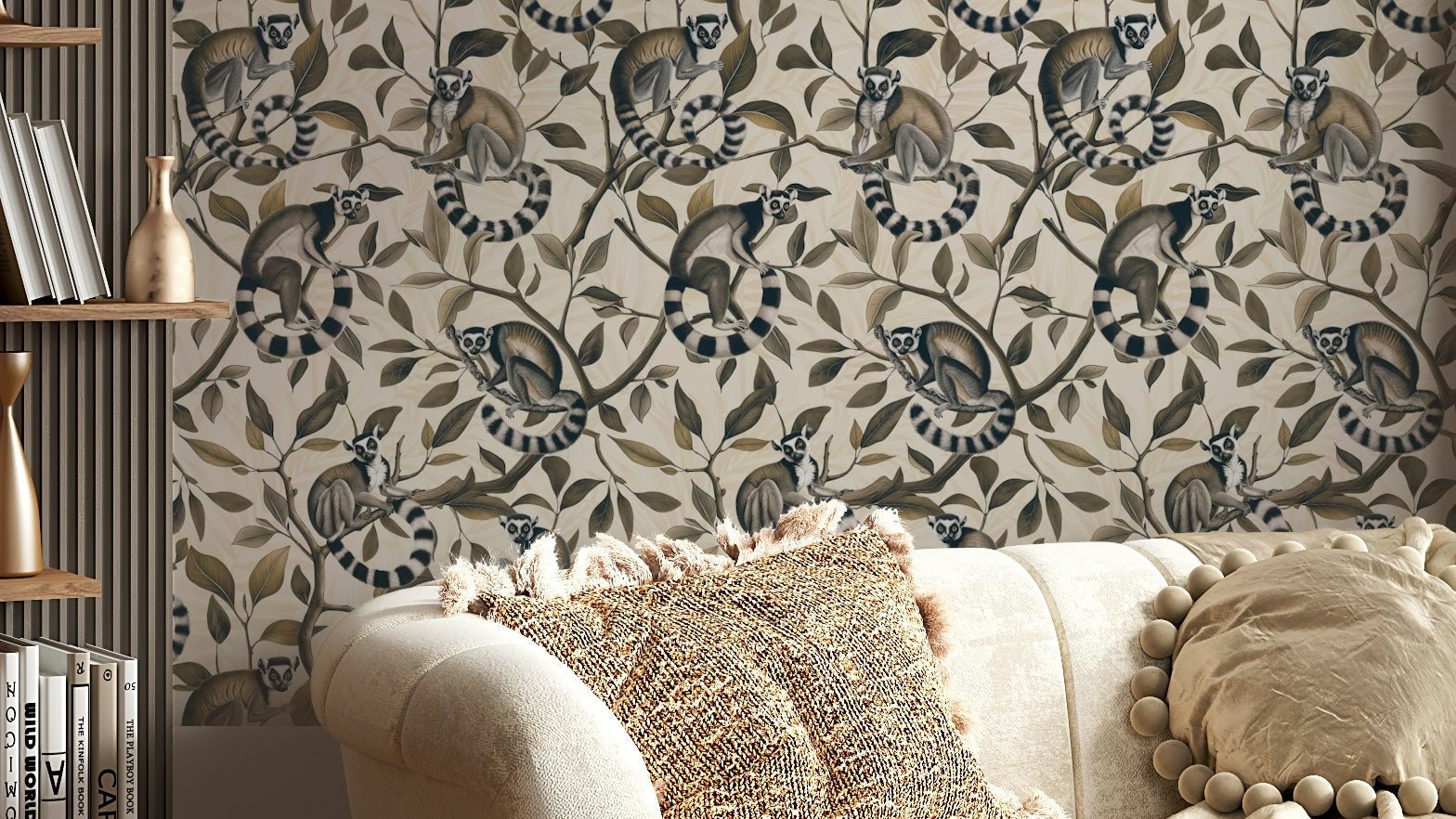 Lemur wallpaper with neutral background

