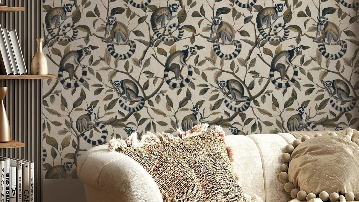 Lemur wallpaper with neutral background

