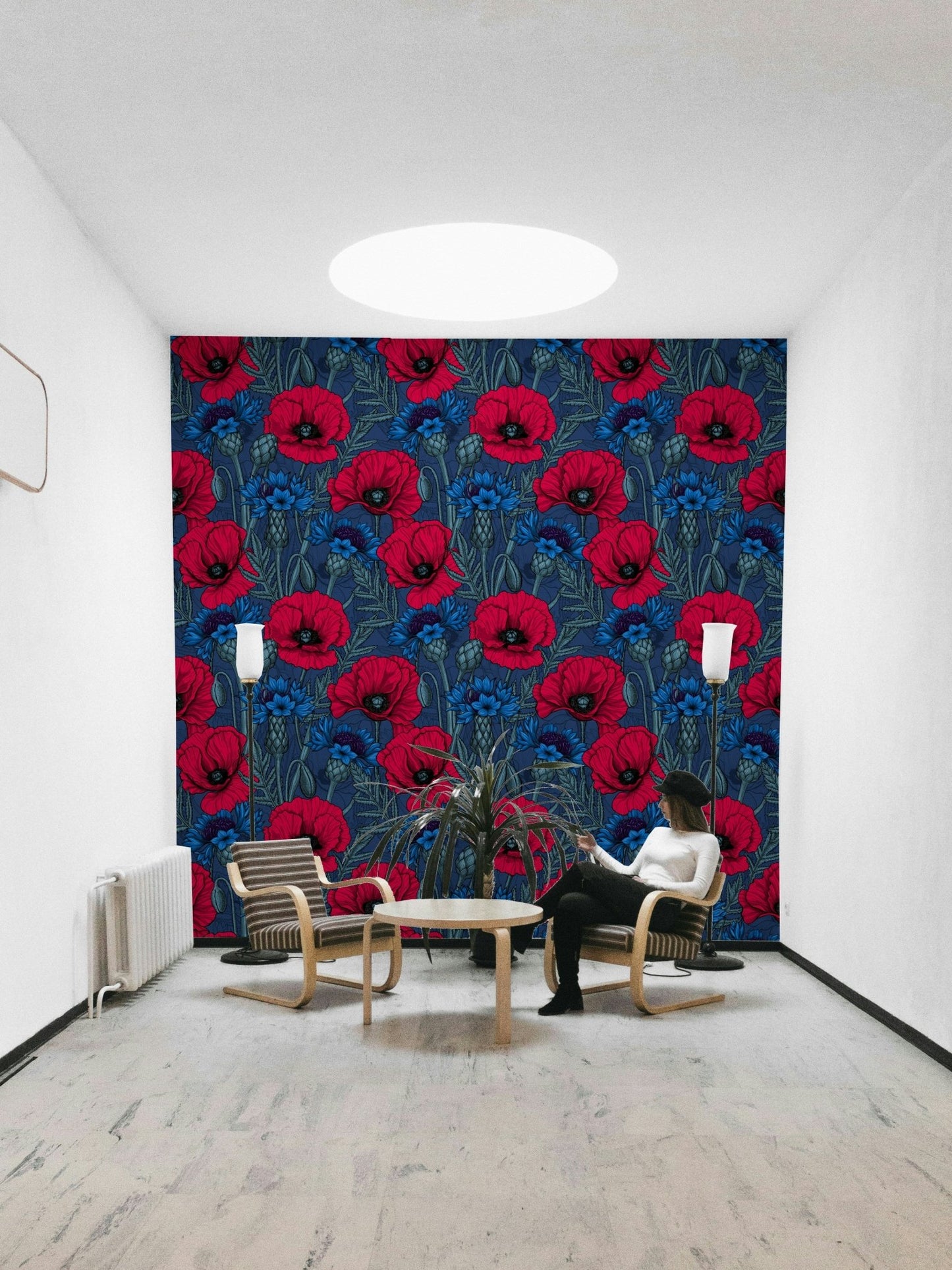 Elegant floral wallpaper featuring poppies and cornflowers

