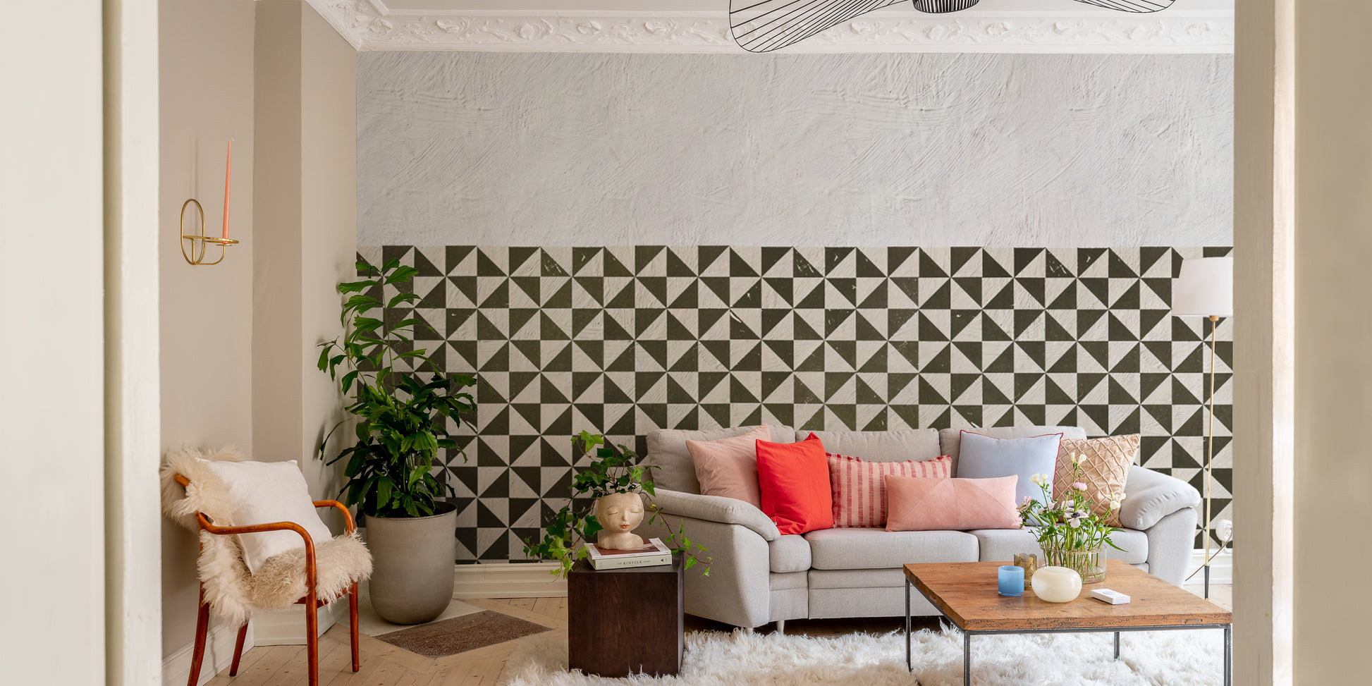 Black and white triangle pattern wallpaper design
