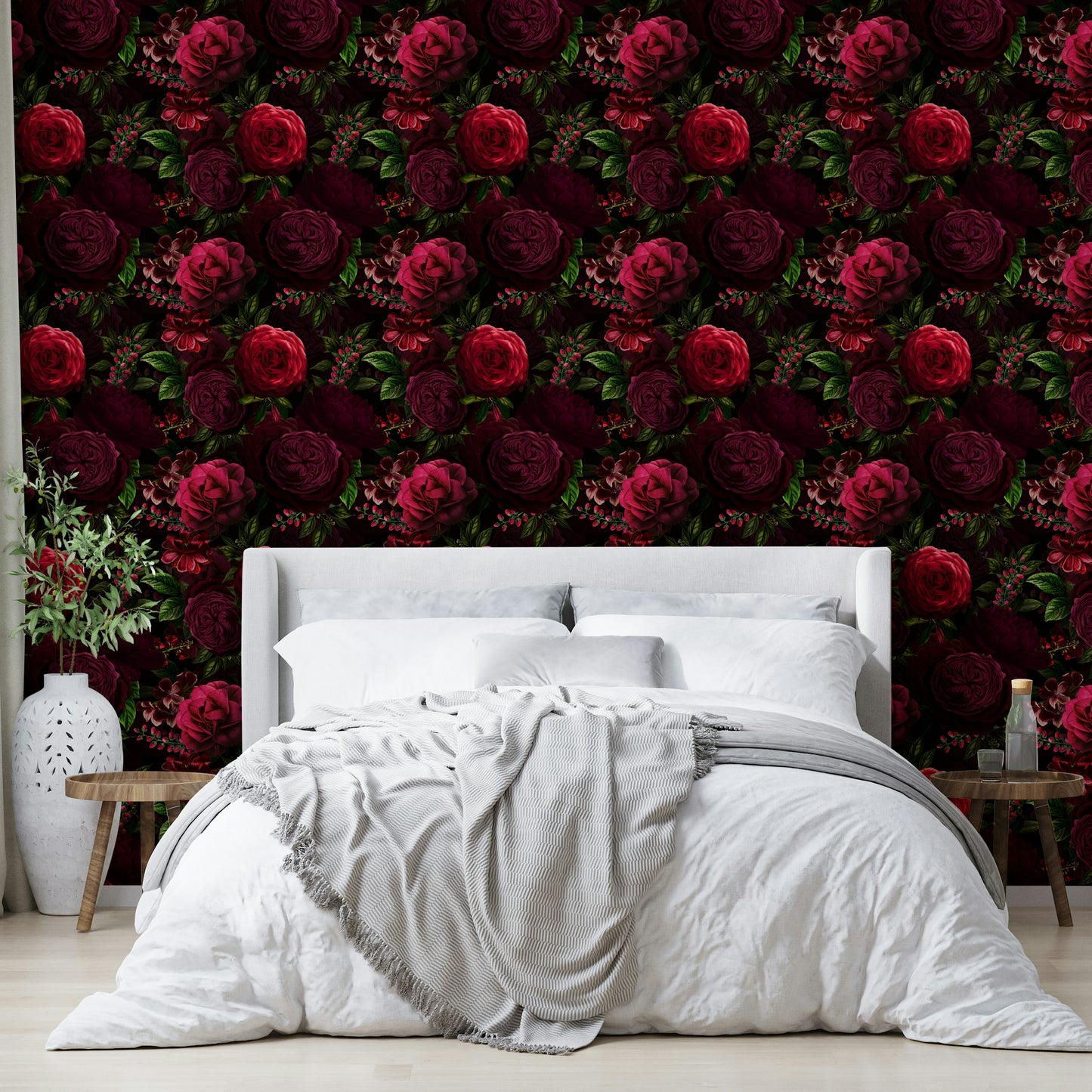 Sophisticated blooms in deep color tones

