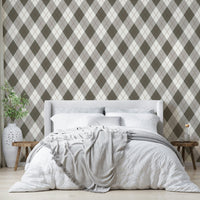 The composition is a repeating pattern.

