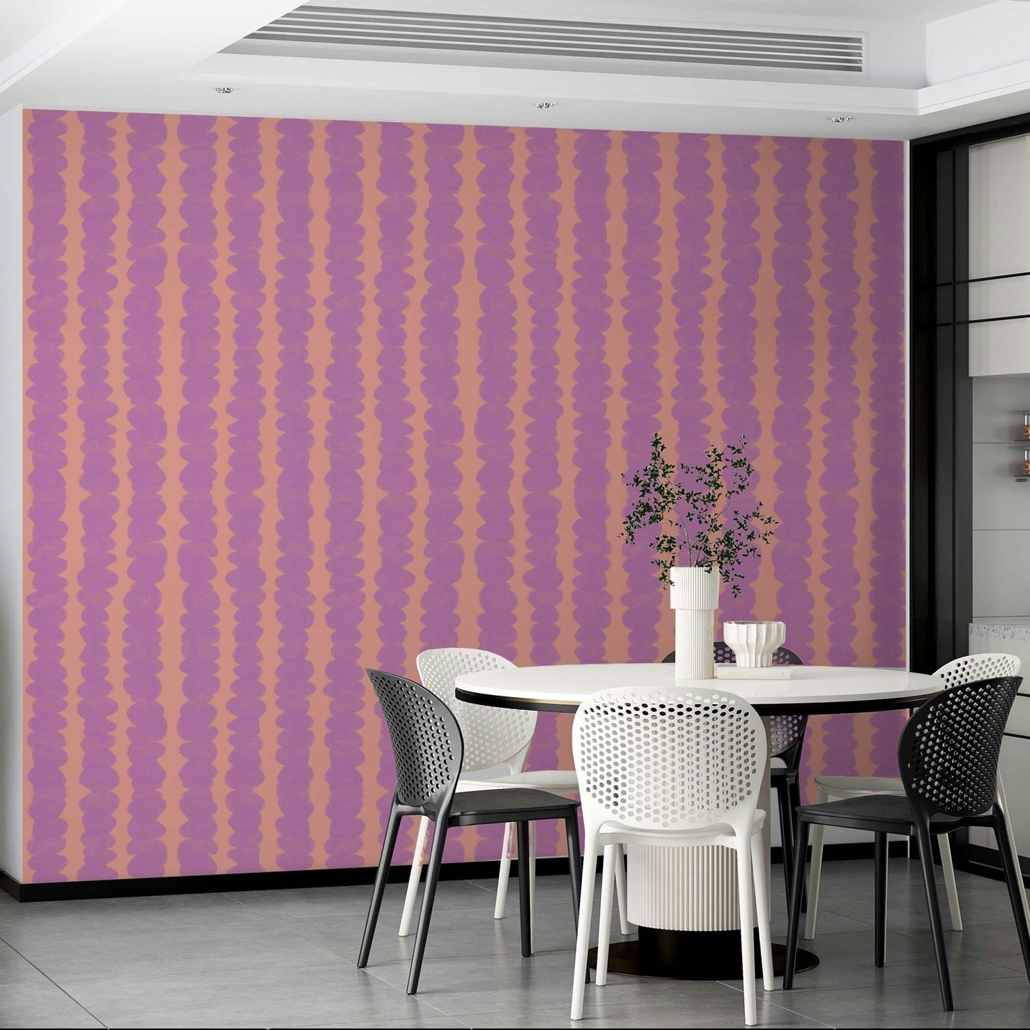 Vertical design wallpaper in lilac and peach hues

