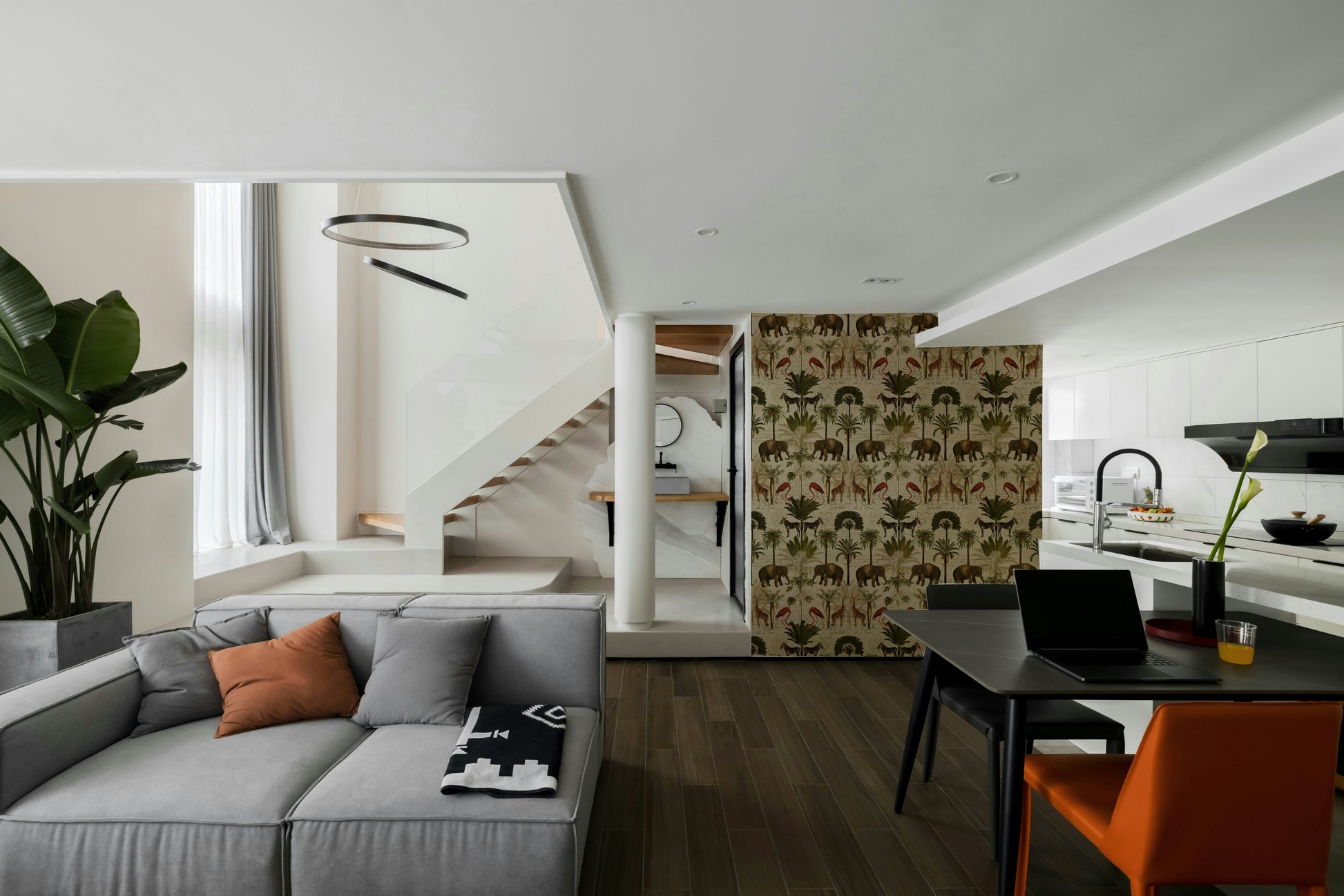 Vintage Jungle Paradise wallpaper featuring exotic tropical plants

