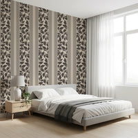Vintage Trailing Foliage Cream Wallpaper⁠