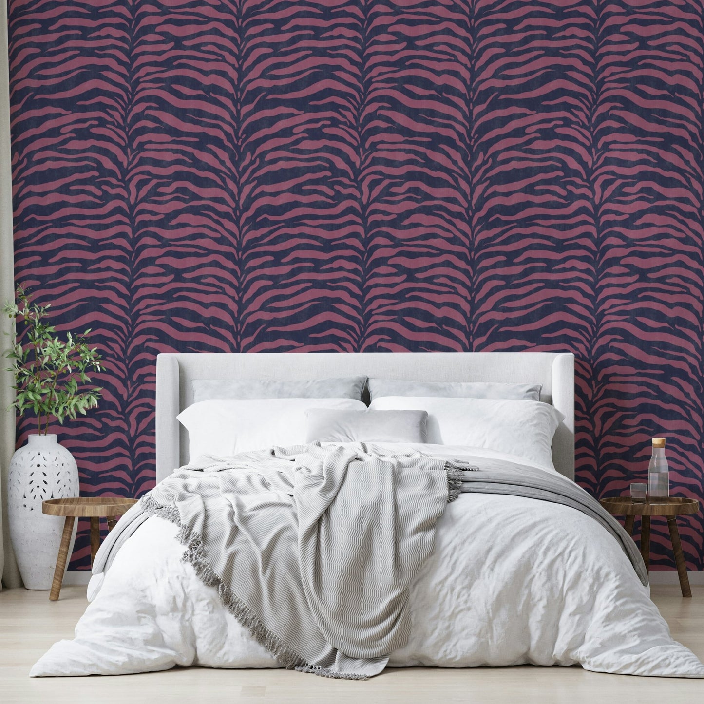 The artistic style is simple yet elegant.
